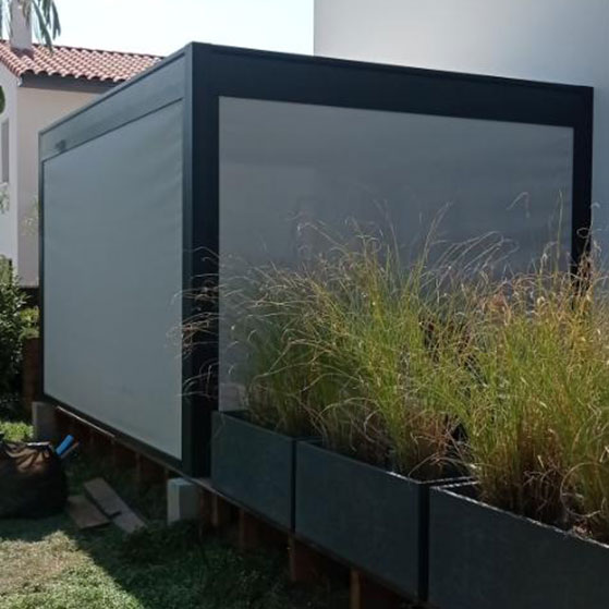 Pergola extérieure à Sète avec toile screen