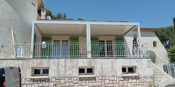 Pergola bioclimatique à Sète